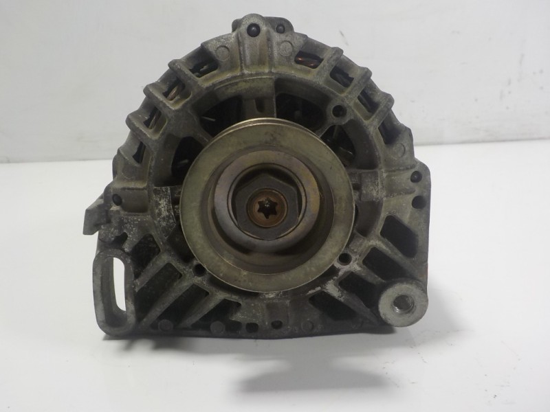 Recambio de alternador para dacia sandero 1.2 16v cat referencia OEM IAM 7700437090 8200660044 SG9B107