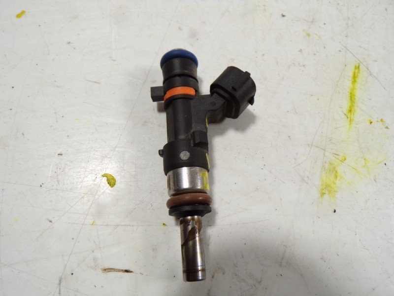 Recambio de inyector para renault captur 0.9 tce referencia OEM IAM 166004787R 166004787R 0280158366