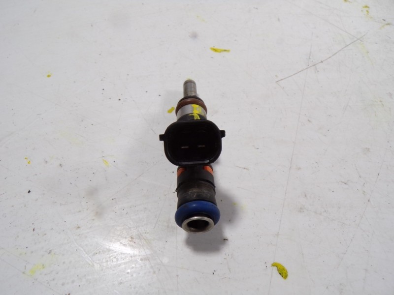 Recambio de inyector para renault captur 0.9 tce referencia OEM IAM 166004787R 166004787R 0280158366