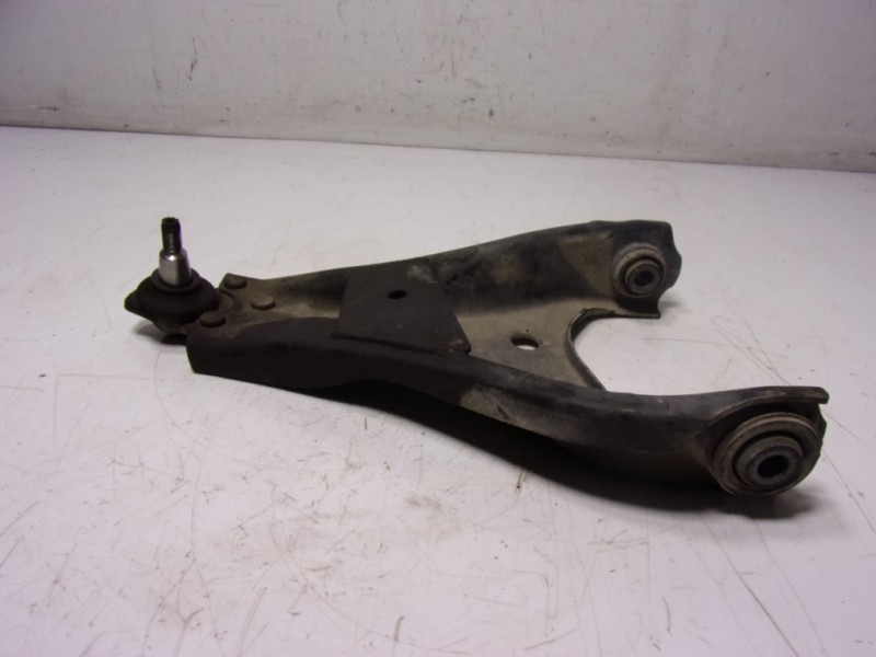 Recambio de brazo suspension inferior delantero izquierdo para dacia duster ambiance 4x2 referencia OEM IAM 545012815R  
