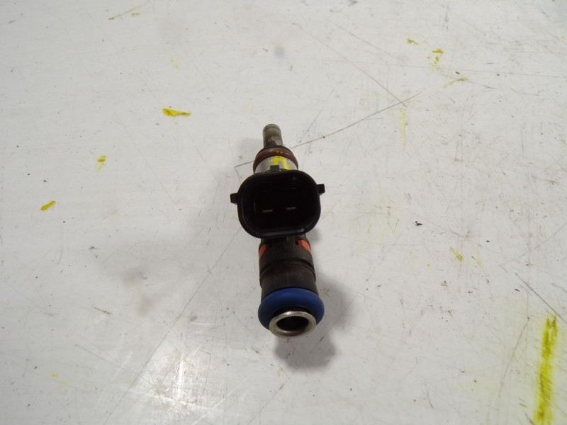 Recambio de inyector para renault captur 0.9 tce referencia OEM IAM 166004787R 166004787R 0280158366