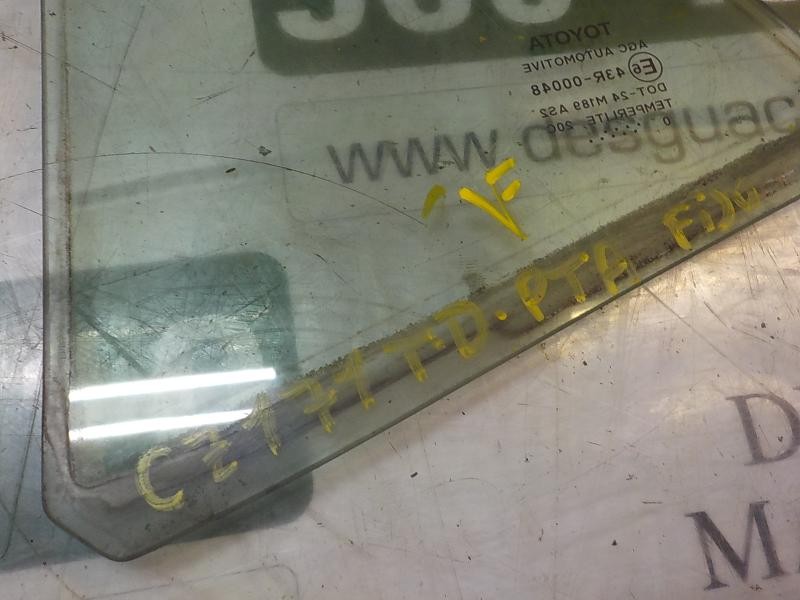 Recambio de cristal custodia trasero derecho para toyota auris 1.4 turbodiesel cat referencia OEM IAM 6812302170  