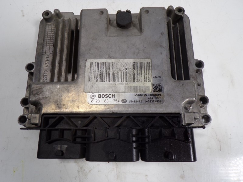 Recambio de centralita motor uce para ford transit courier 1.5 tdci cat referencia OEM IAM  ET7112A650SB 