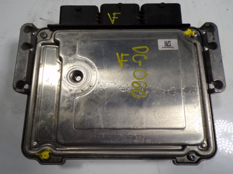 Recambio de centralita motor uce para ford transit courier 1.5 tdci cat referencia OEM IAM  ET7112A650SB 