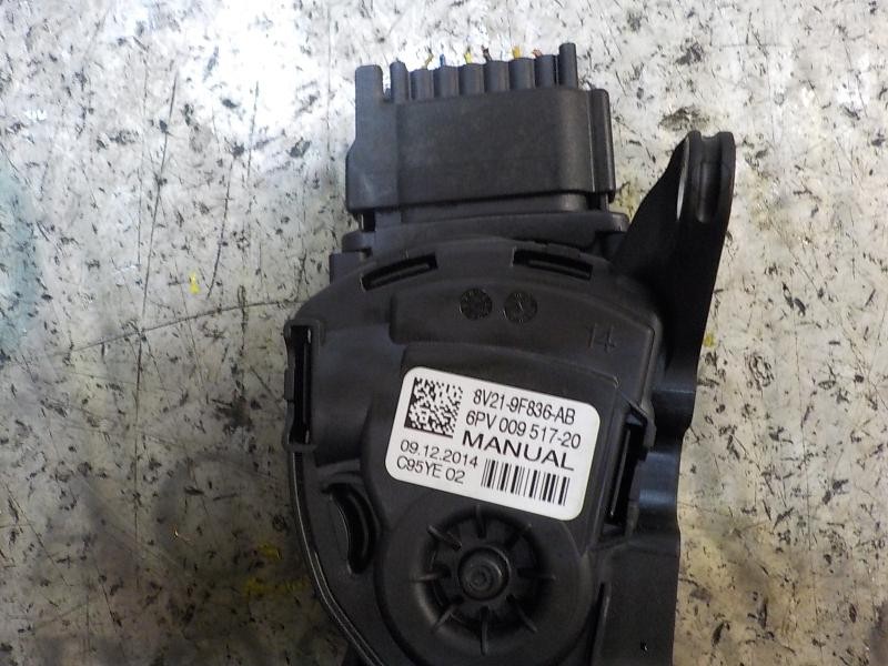 Recambio de potenciometro pedal para ford fiesta (ccn) trend referencia OEM IAM 2120072 8V219F836AB 