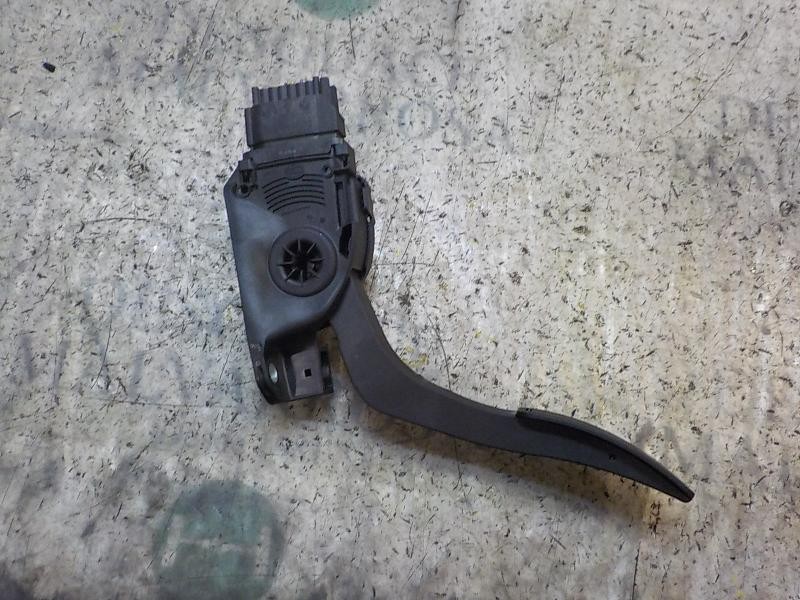 Recambio de potenciometro pedal para ford fiesta (ccn) trend referencia OEM IAM 2120072 8V219F836AB 
