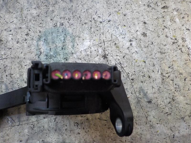 Recambio de potenciometro pedal para ford fiesta (ccn) trend referencia OEM IAM 2120072 8V219F836AB 
