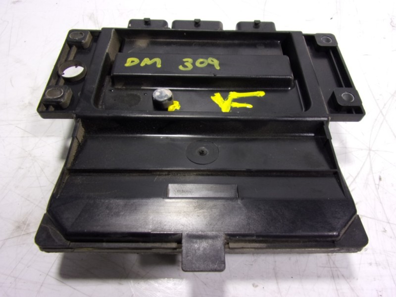 Recambio de centralita motor uce para dacia duster ambiance 4x2 referencia OEM IAM 8201127198 8201002106 