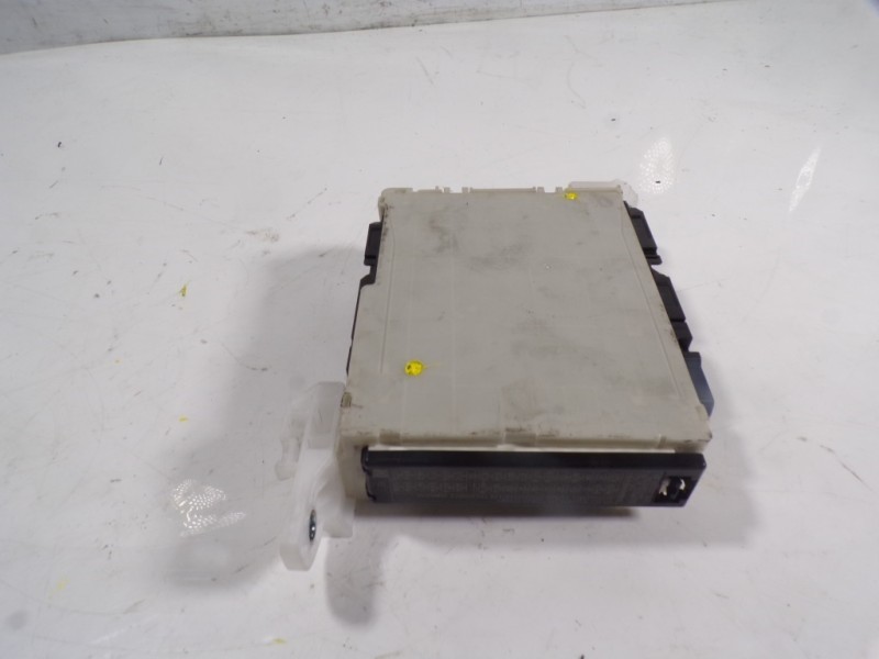 Recambio de caja reles / fusibles para lexus ux (za10) 250h e-four referencia OEM IAM 8273076040 8922176170 2381003351