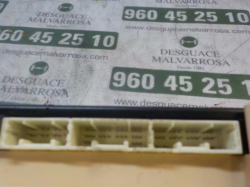 Recambio de caja reles / fusibles para toyota rav 4 advance hybrid referencia OEM IAM 8273042811 8922142300 2380005882