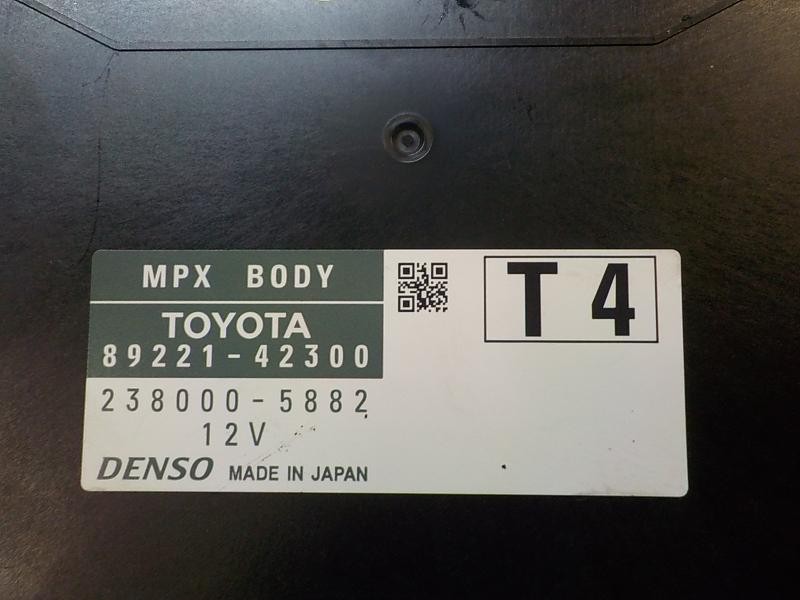 Recambio de caja reles / fusibles para toyota rav 4 advance hybrid referencia OEM IAM 8273042811 8922142300 2380005882