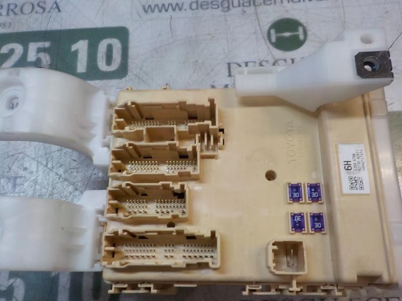 Recambio de caja reles / fusibles para toyota rav 4 advance hybrid referencia OEM IAM 8273042811 8922142300 2380005882