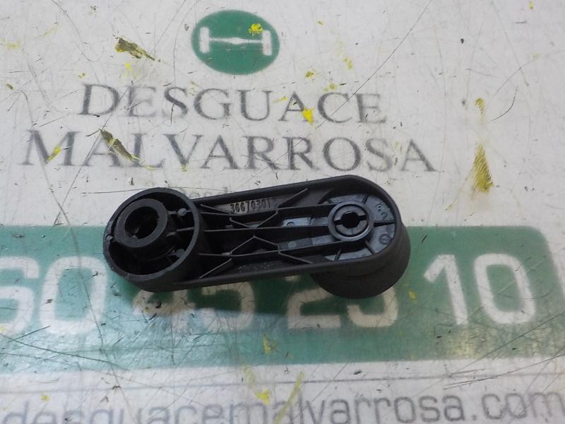 Recambio de maneta elevalunas trasera izquierda para opel corsa e selective referencia OEM IAM 13288655  
