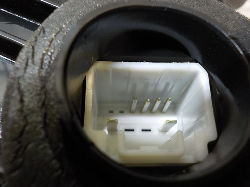 Recambio de cerradura puerta delantera izquierda para toyota rav 4 advance hybrid referencia OEM IAM 6904042241  