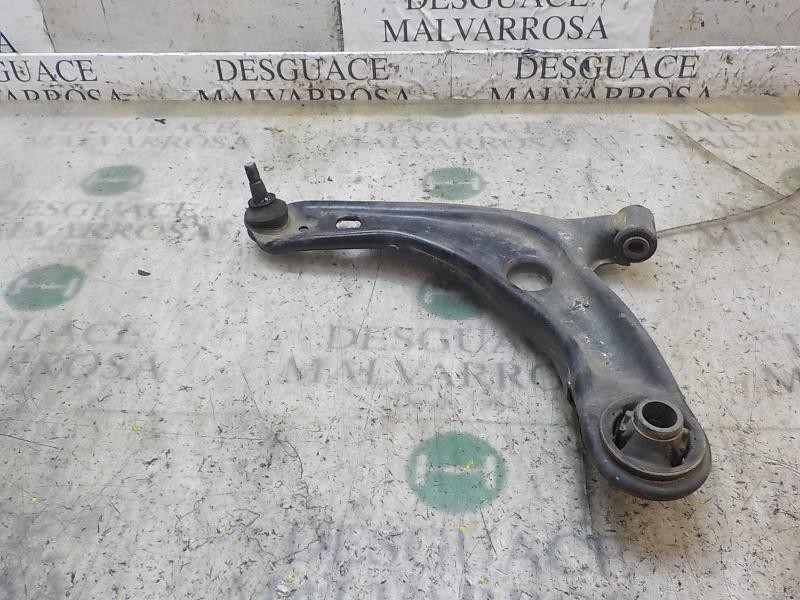 Recambio de brazo suspension inferior delantero izquierdo para toyota yaris 1.4 turbodiesel cat referencia OEM IAM 4806909041  