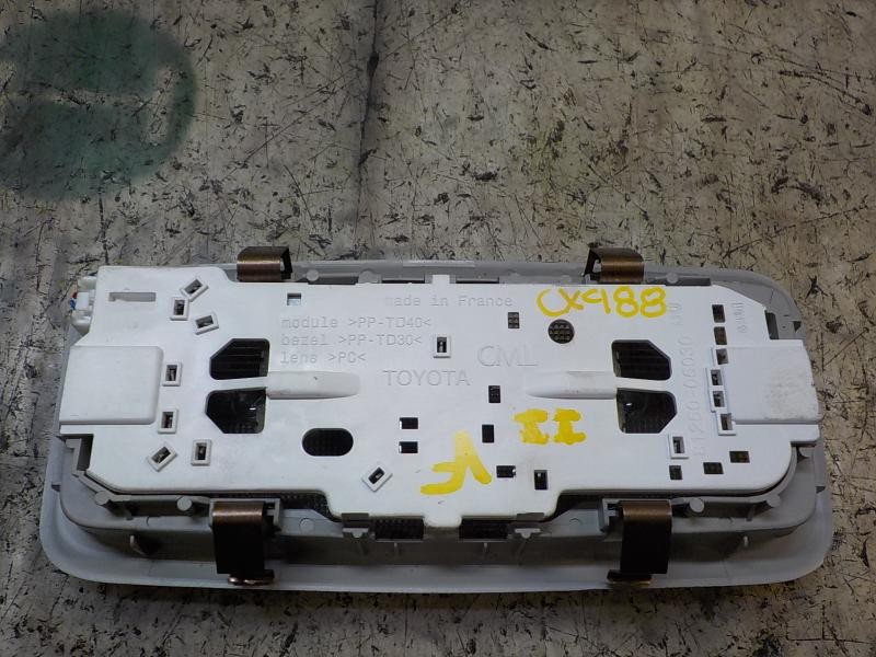 Recambio de piloto interior para toyota auris 1.8 16v cat (híbrido) referencia OEM IAM 8125005030B0  