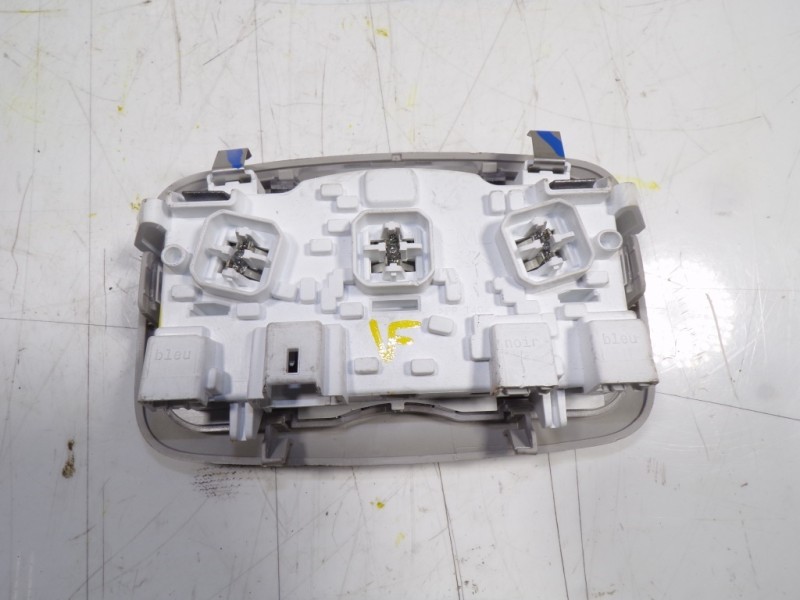 Recambio de piloto interior para toyota proace city 1.5 dci referencia OEM IAM  96721407BJ 