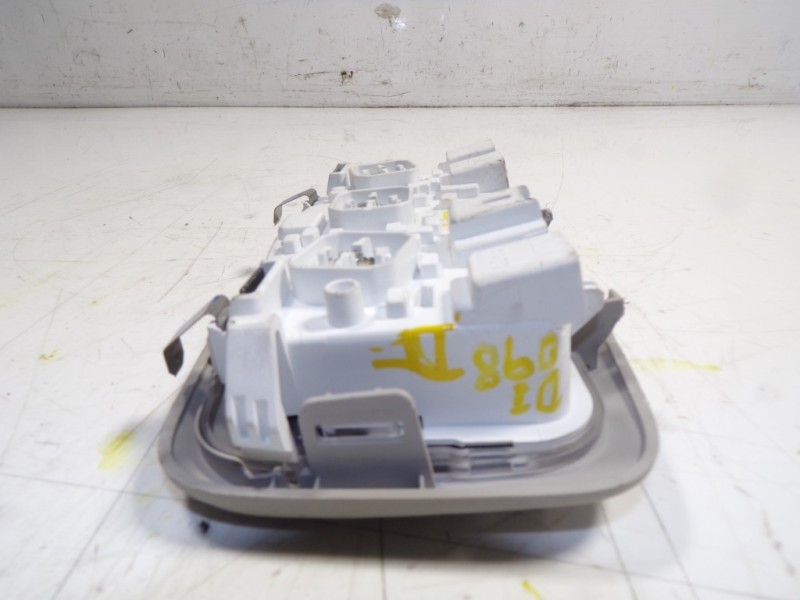 Recambio de piloto interior para toyota proace city 1.5 dci referencia OEM IAM  96721407BJ 