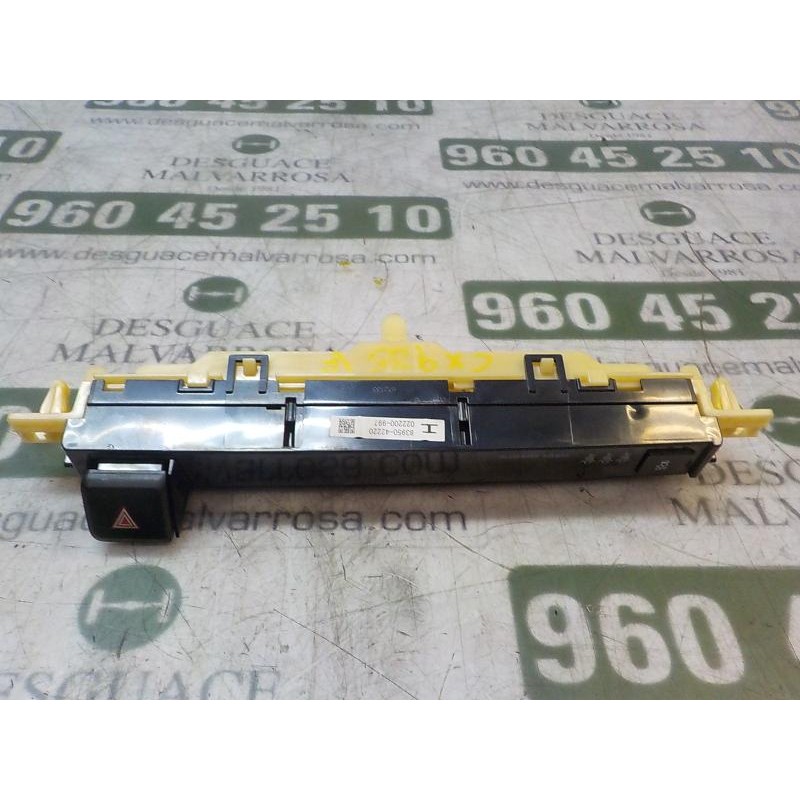 Recambio de warning para toyota rav 4 advance hybrid referencia OEM IAM 8395042220 8395042220 