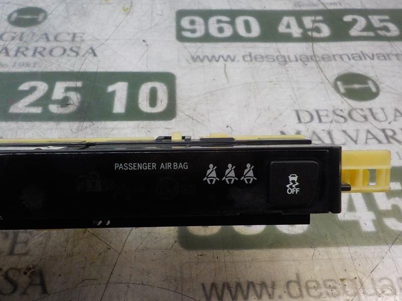 Recambio de warning para toyota rav 4 advance hybrid referencia OEM IAM 8395042220 8395042220 