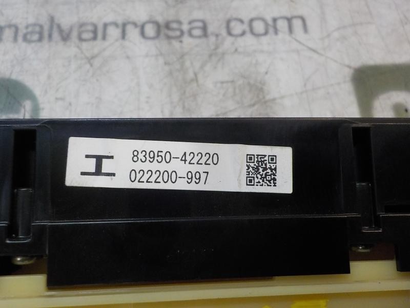 Recambio de warning para toyota rav 4 advance hybrid referencia OEM IAM 8395042220 8395042220 