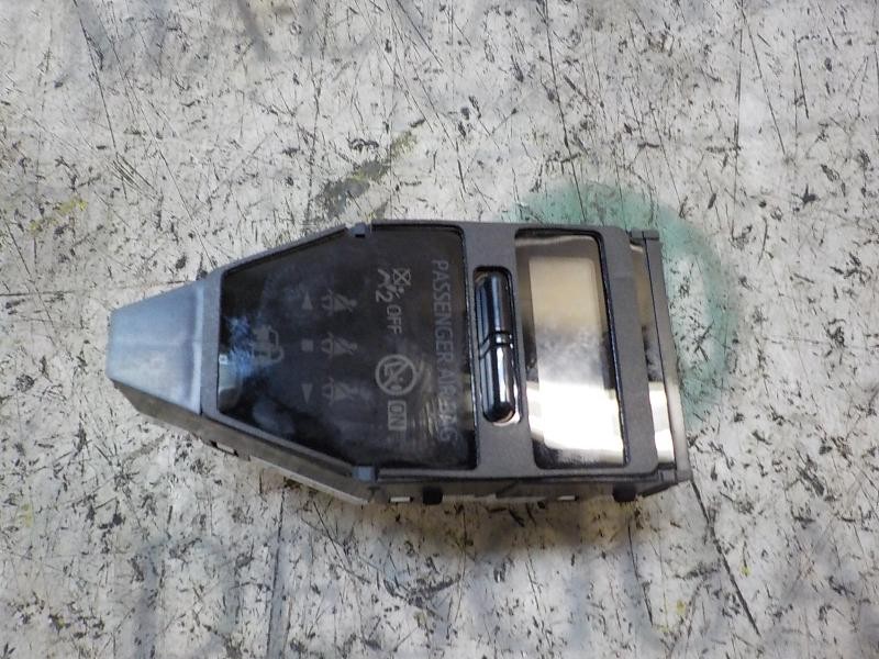 Recambio de mando multifuncion para toyota auris 1.8 16v cat (híbrido) referencia OEM IAM 8391002200 8391002200 