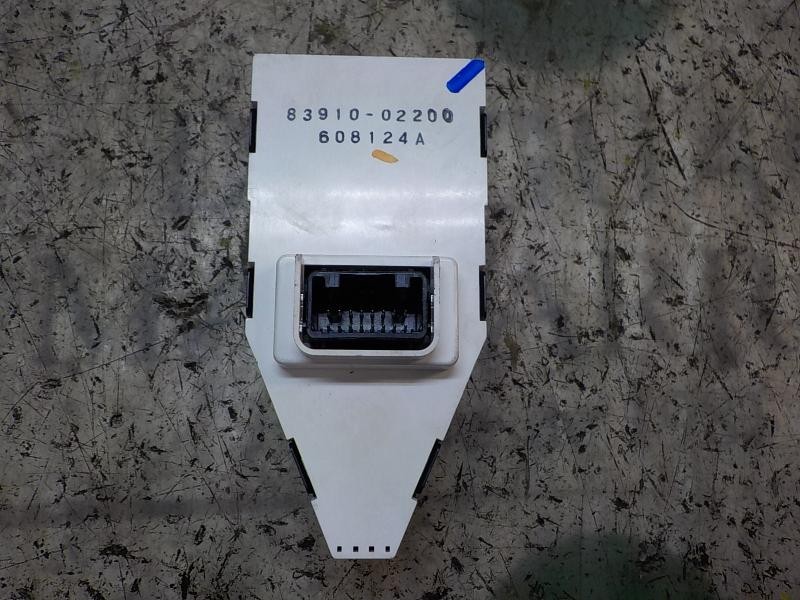 Recambio de mando multifuncion para toyota auris 1.8 16v cat (híbrido) referencia OEM IAM 8391002200 8391002200 