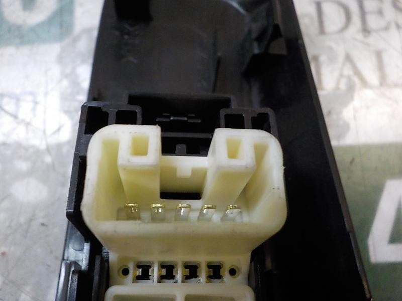 Recambio de mando elevalunas trasero derecho para toyota rav 4 advance hybrid referencia OEM IAM 8481052030  