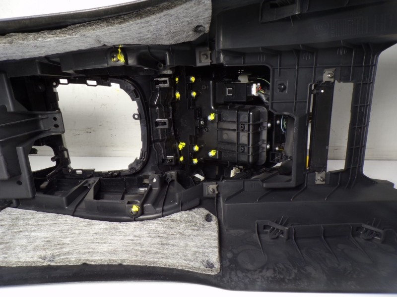 Recambio de apoyabrazos central para hyundai i40 1.7 crdi cat referencia OEM IAM 846603Z000RY 846303Z420 846903Z000RY