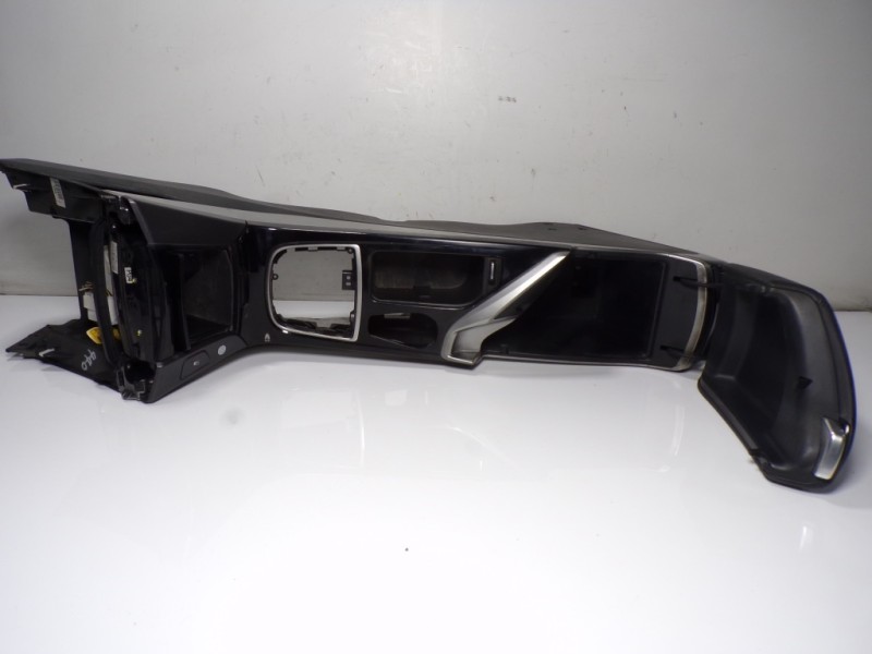 Recambio de apoyabrazos central para hyundai i40 1.7 crdi cat referencia OEM IAM 846603Z000RY 846303Z420 846903Z000RY