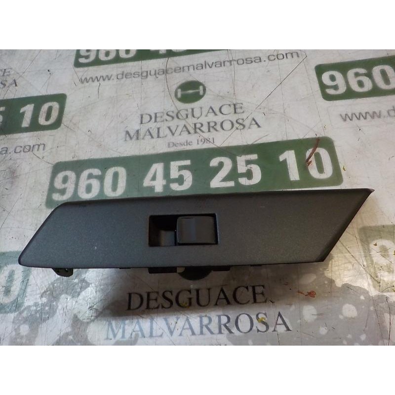 Recambio de mando elevalunas trasero izquierdo para toyota rav 4 advance hybrid referencia OEM IAM 8481052030  