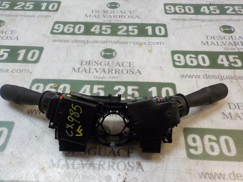 Recambio de mando luces para toyota rav 4 advance hybrid referencia OEM IAM 8414033250  