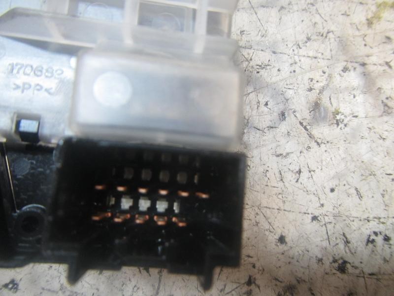 Recambio de mando limpia para mazda 3 berlina (bk) 1.6 cd diesel cat referencia OEM IAM BN8V66128  