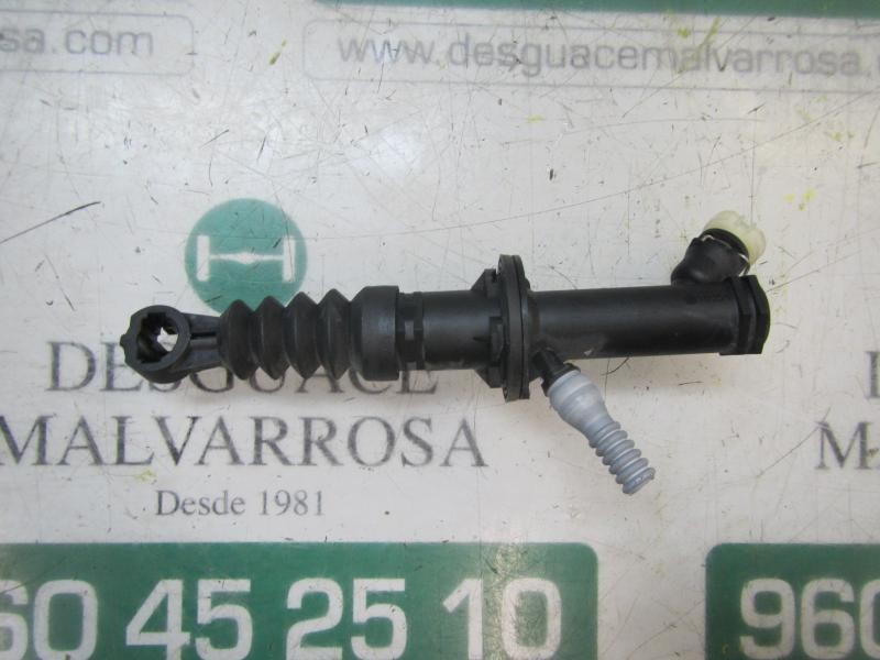 Recambio de bomba embrague para renault clio iv business referencia OEM IAM   