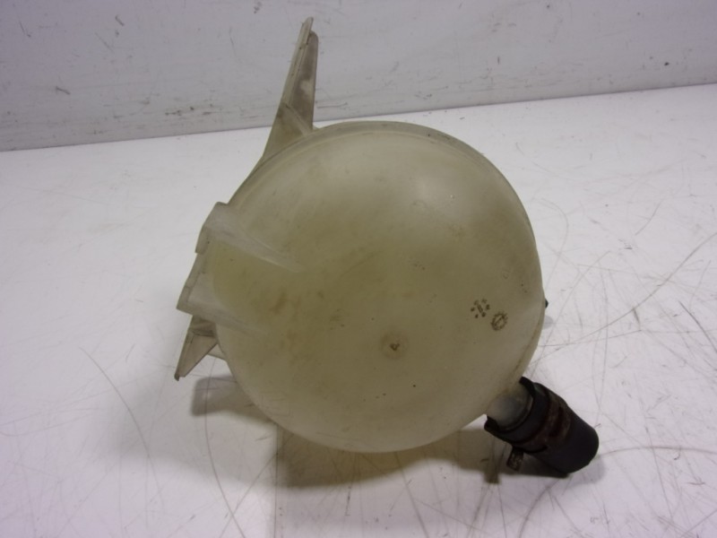 Recambio de deposito expansion para dacia duster ambiance 4x2 referencia OEM IAM 7701470460 8200766826 