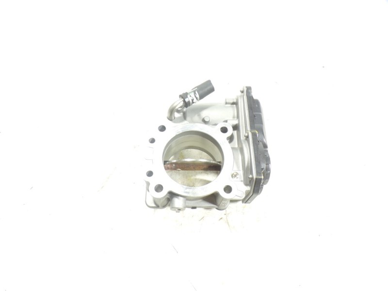 Recambio de caja mariposa para toyota hilux (3b/3c/3d) doble cabina referencia OEM IAM 261000E040  