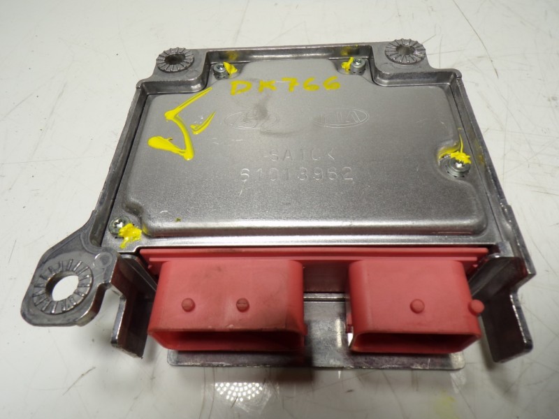 Recambio de centralita airbag para hyundai i40 1.7 crdi cat referencia OEM IAM 959103Z300 959103Z300 