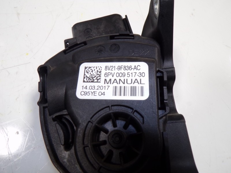 Recambio de potenciometro pedal para ford fiesta (ccn) 1.25 16v cat referencia OEM IAM 1708164 8V219F836AC 