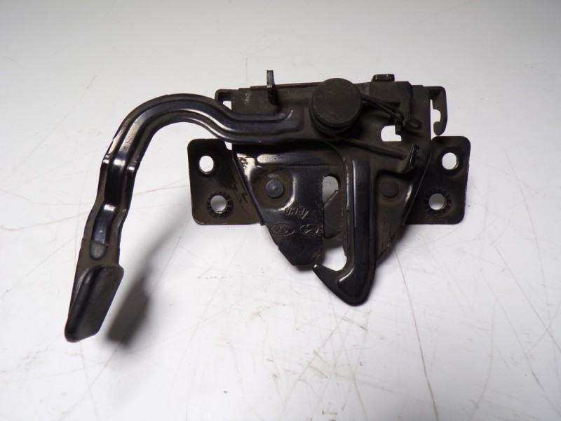 Recambio de cerradura capot para hyundai i40 1.7 crdi cat referencia OEM IAM 811303Z000  