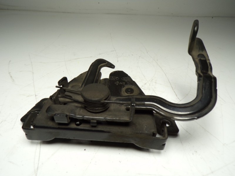 Recambio de cerradura capot para hyundai i40 1.7 crdi cat referencia OEM IAM 811303Z000  