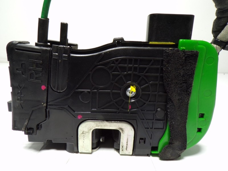 Recambio de cerradura puerta delantera derecha para hyundai i40 1.7 crdi cat referencia OEM IAM 813203Z020 813203Z020 