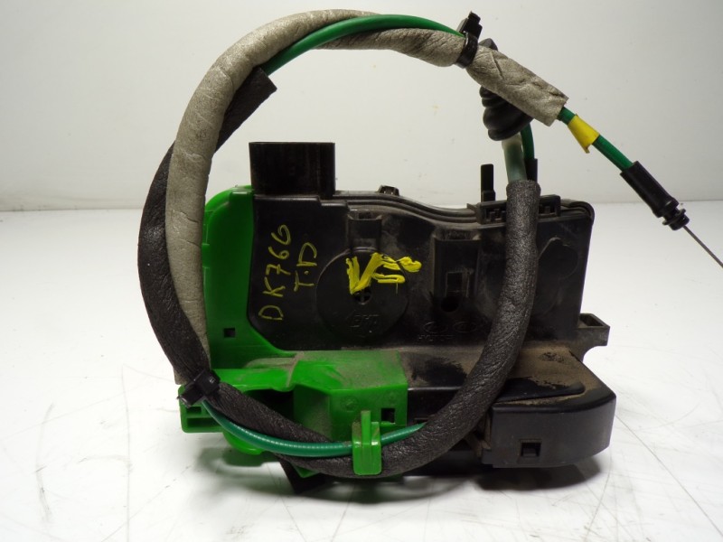 Recambio de cerradura puerta trasera derecha para hyundai i40 1.7 crdi cat referencia OEM IAM  814203Z000 