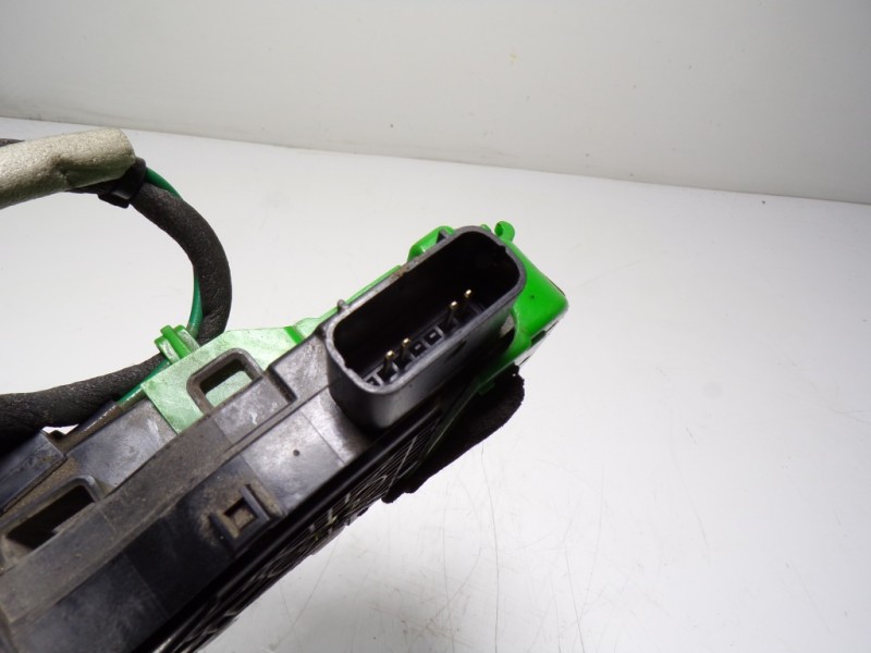 Recambio de cerradura puerta trasera derecha para hyundai i40 1.7 crdi cat referencia OEM IAM  814203Z000 