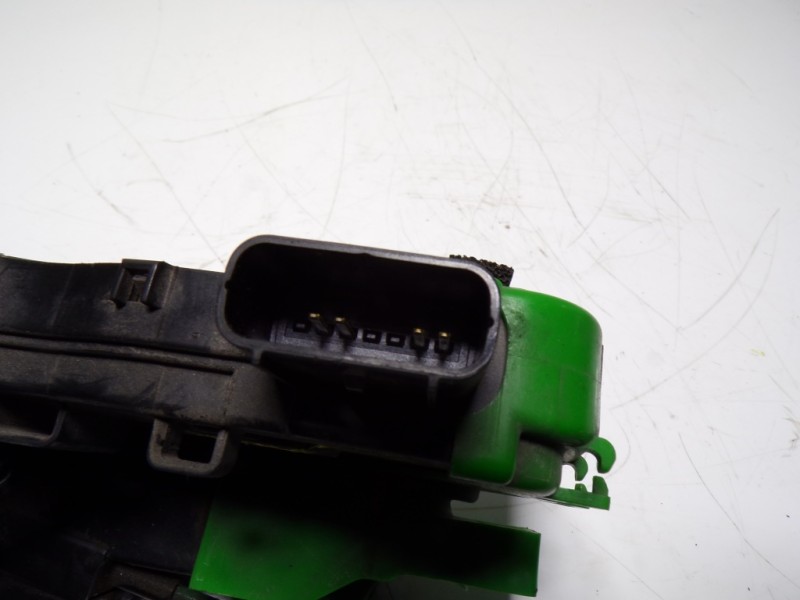 Recambio de cerradura puerta trasera izquierda para hyundai i40 1.7 crdi cat referencia OEM IAM  814103Z000 