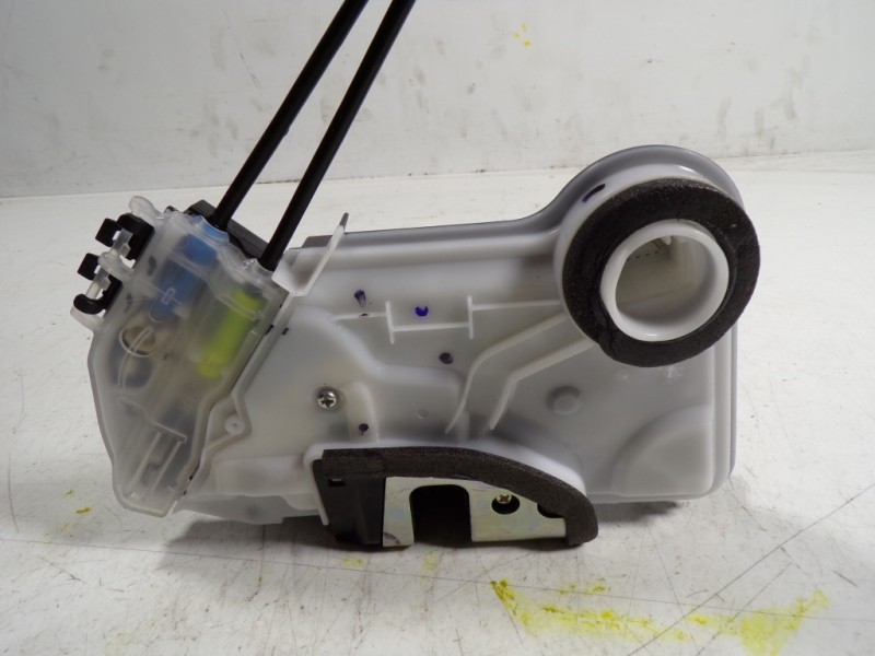 Recambio de cerradura puerta delantera derecha para toyota hilux (3b/3c/3d) doble cabina referencia OEM IAM 6903002600  