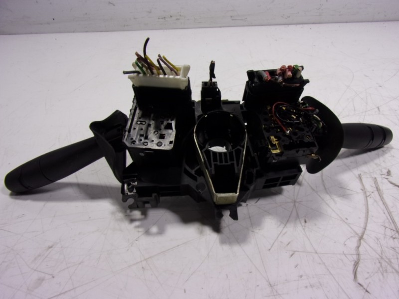 Recambio de mando luces para dacia duster ambiance 4x2 referencia OEM IAM 6001551361 8200792587T 6001551352