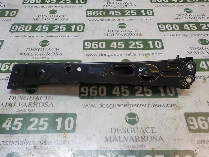 Recambio de travesaño inferior para toyota rav 4 advance hybrid referencia OEM IAM 5321142903  