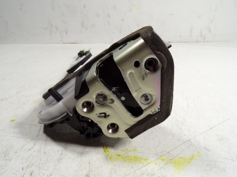 Recambio de cerradura puerta trasera derecha para toyota hilux (3b/3c/3d) doble cabina referencia OEM IAM 690500K110  