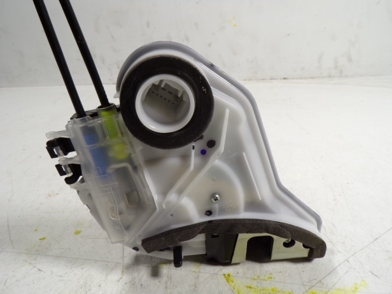 Recambio de cerradura puerta trasera derecha para toyota hilux (3b/3c/3d) doble cabina referencia OEM IAM 690500K110  