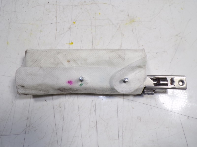 Recambio de airbag lateral izquierdo para toyota prius+ advance referencia OEM IAM 7392047050 BA0J09019VU7 TG12C01004